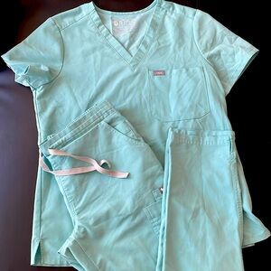 Figs women’s set. Size small